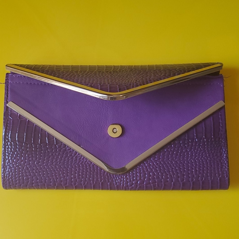 Purple Purse - Picture 3 of 4